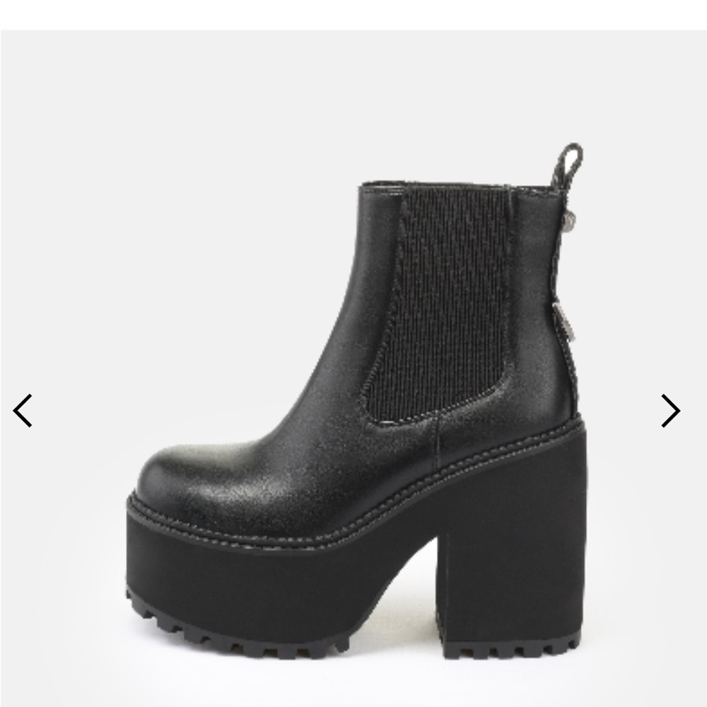 Women’s Black Platform Chelsea Boot